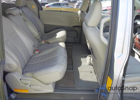 2012 Toyota Sienna Xle V6 8 Passenger from USA, damaged, VIN 5TDYK3DCXCS235154